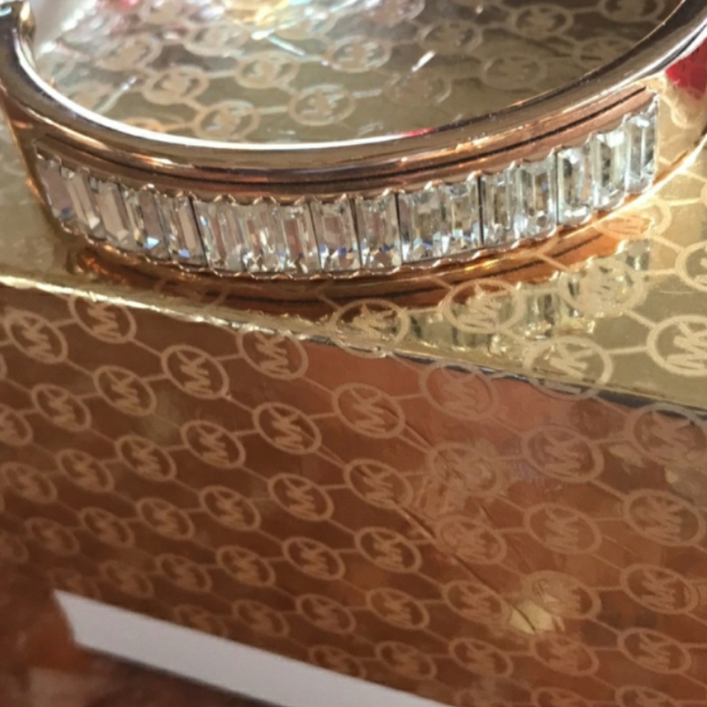 Michael Kors Rose Gold Cuff NWOT - Picture 5 of 8